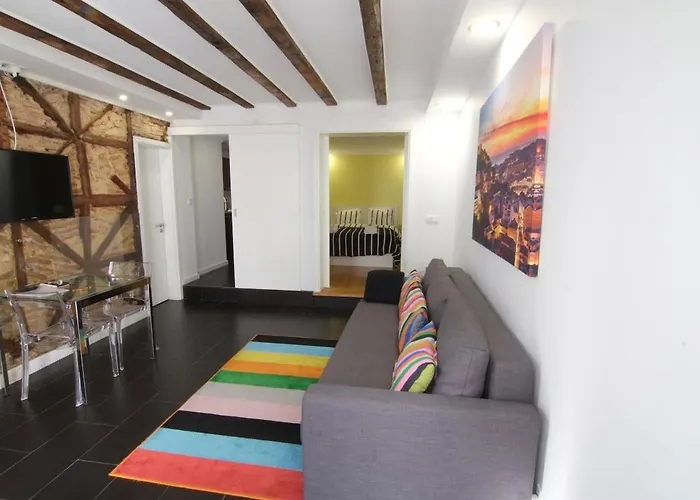 Pied A Terre Tram 28 Lisboa