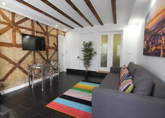 Pied A Terre Tram 28 * Lisboa