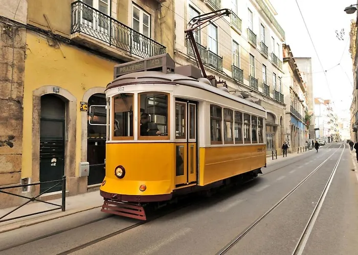 Pied A Terre Tram 28 * Лиссабон