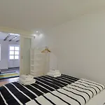 Pied A Terre Tram 28 Apartament